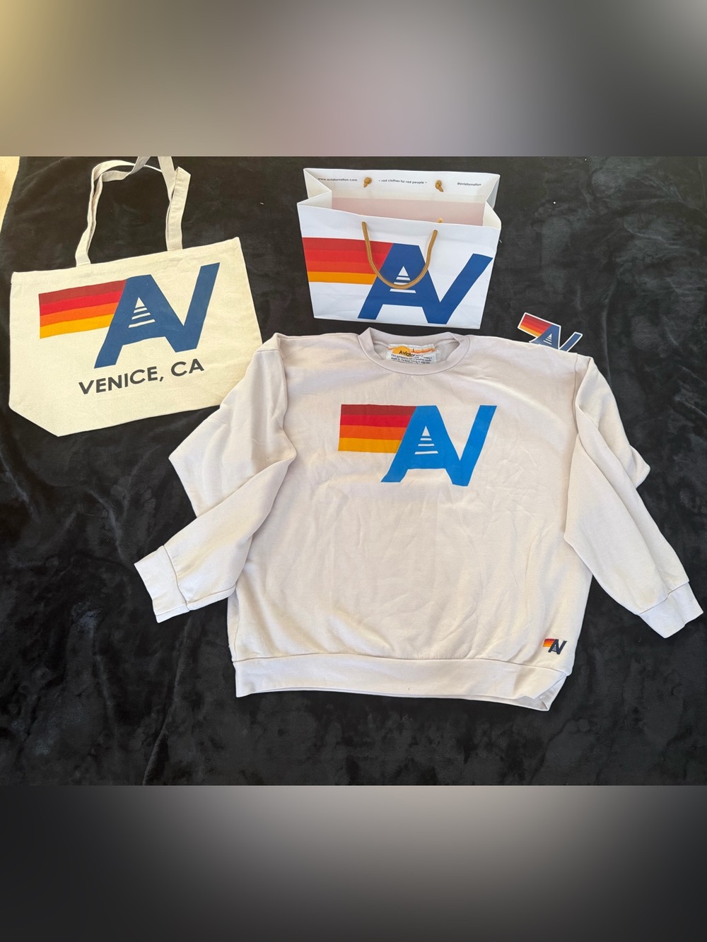 - NWT Aviator  Nation Logo  Relaxed Crew Sweatshirt Dove Large + Tote Bag